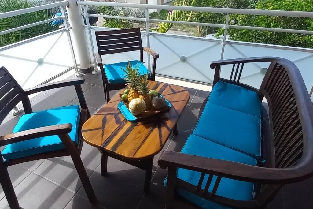 Apartamento Les Pieds Dans L'Eau Chez Syl Le Moule Exterior foto